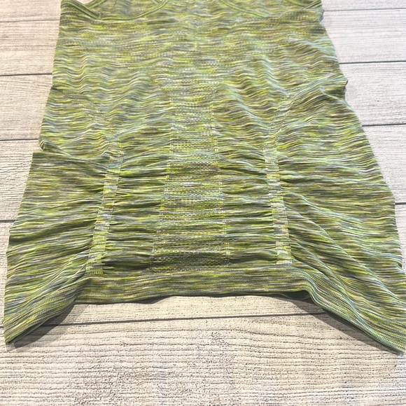 Women’s Athleta Fastest Track racerback tank size S - Picture 8 of 10